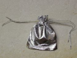 Stoffs�ckchen mit Zugband - silber - 7x9cm - 100 St�ck