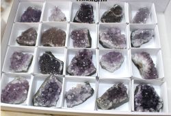 Amethyst - Brasilien - St�cke - 3,5-5,5cm - 20 St�ck - Karton