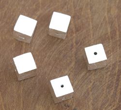 W�rfel - mittig -  geb�rstet - 6 x 6 x 6 mm - 10 St�ck - S
