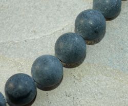 Basalt 18 mm Kugel Kettenstrang