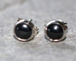 H�matit - Rund - Cabochon - 5-6mm - Silber - Ohrstecker