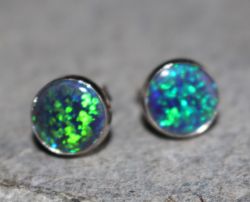 Opal synth. blau - Rund - Cabochon - 8mm - Silber - Ohrstecker