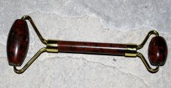 Mahagoni Obsidian - Massageroller - 14 cm lang - in Box