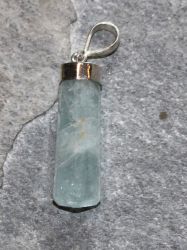 Aquamarin - Anh�nger - Naturkristall mit Fassung - 1 St�ck