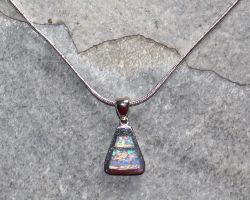 Syn. Opal - Kette mit Anh�nger - Silber und Metall
