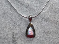 Syn. Opal - Kette mit Anh�nger - Silber und Metall
