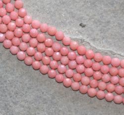 Koralle gef�rbt - Kugel - facettiert - 4mm - Kettenstrang