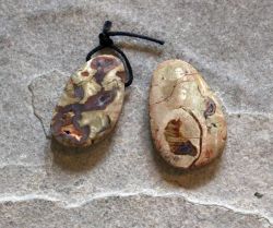 Amulettstein - Freeform gebohrt - Anh�nger - 2 St�ck
