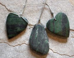 Jade - Freeform gebohrt - Anh�nger - 3 St�ck