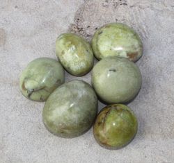 Opal gr�n - Trommelsteine - Jumbo - 1 kg