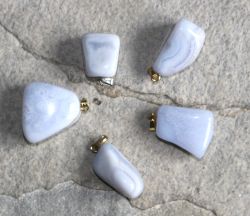 Chalcedon - Anh�nger - Trommelstein mit �se - 10 St�ck