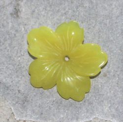 New Jade Serpentin  - Anh�nger - Bl�te mit Bohrung - 1 St�ck