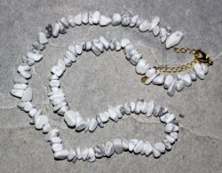 Magnesit - Splitter - 45 cm - Edelsteinkette - 10 St�ck