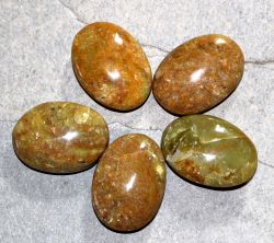 Opal gr�n - Seifensteine - Handschmeichler - 5 St�ck