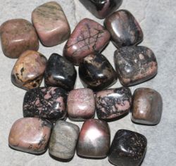 Rhodonit - Trommelsteine - 500 Gramm