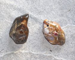 Flint - Trommelsteine gebohrt - Anh�nger - 2 St�ck