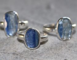 Cyanit Disthen - Cabochon Freeform - Ring - Silber - 1 St�ck