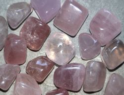 Rosaquarz Madagaskar - Trommelsteine - 500 Gramm