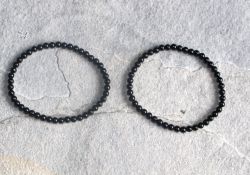 Turmalin schwarz - Kugel - 4mm - Armband Elastik - 2 St�ck