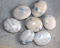 K2 Granit mit Azurit - Seifensteine - 250 Gramm