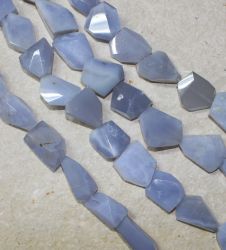 Chalcedon - Freeform - facettiert - 12-25mm - Kettenstrang