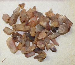 H�matitquarz - Kristalle - Karton - 2kg