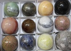 Edelstein Mix - Kugel - 4-5,5cm - 12 St�ck - Karton