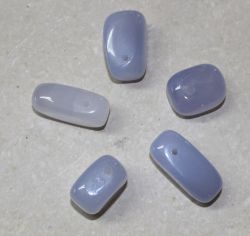 Chalcedon - Trommelsteine gebohrt - Anh�nger - 5 St�ck