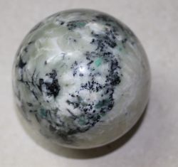 Smaragd - Kugel - 9,5cm - Einzelst�ck