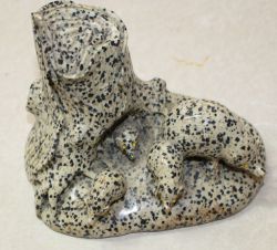 Igel mit Baumstamm - Tier Figur - Dalmatiner Jaspis - 14x9cm
