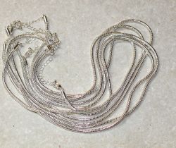 Kette aus Metall - versilbert - 2,8mm - 60 cm - 5 St�ck