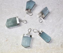 Aquamarin - Anh�nger - Pendel Spitze mit Fassung - 1 St�ck