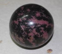 Rhodonit - Kugel - 9 cm - Einzelst�ck