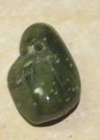 Epidot - Trommelstein gebohrt - Anh�nger - 1 St�ck