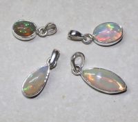 Opal - Anh�nger - Cabochon mit Fassung - 1 St�ck