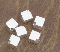 W�rfel - diagonal -  geb�rstet - 4 x 4 x 4 mm - 10 St�ck -