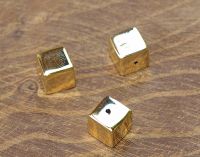 W�rfel  - mittig  - vergoldet - poliert -  6mm - 15 St�ck