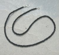 Spinell - schwarz - Button - facettiert - 3-4mm - 45 cm - Kette