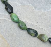 Chrysopras - Freeform - facettiert - 16-20mm -  Kettenstrang