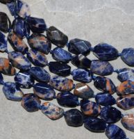 Sodalit orange-blau - Freeform - facettiert - Kettenstrang