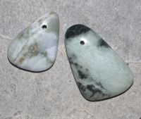 Jade Burma - Freeform gebohrt - Anh�nger - 2 St�ck