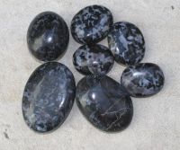 Gabbro - Merlinit - Trommelsteine - Jumbo - 1 kg