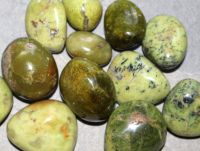 Opal gr�n - Trommelsteine - 500 Gramm