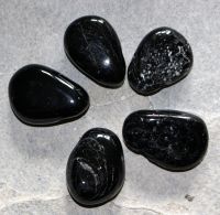Turmalin schwarz - Trommelsteine gebohrt - Anh�nger - 5 St�ck