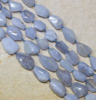 Chalcedon - Freeform - facettiert - 10-15mm - Kettenstrang