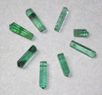 Fluorit gr�n - Anh�nger - Pendel Spitze mit Bohrung - 2 St�ck