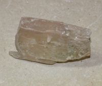 Kunzit - Rohstein Kristall - 9x5cm - 220 Gramm - Einzelst�ck